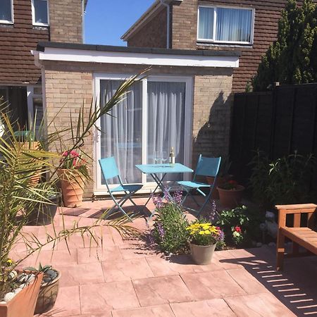 Basingstoke En Suite Room In Garden Annex المظهر الخارجي الصورة