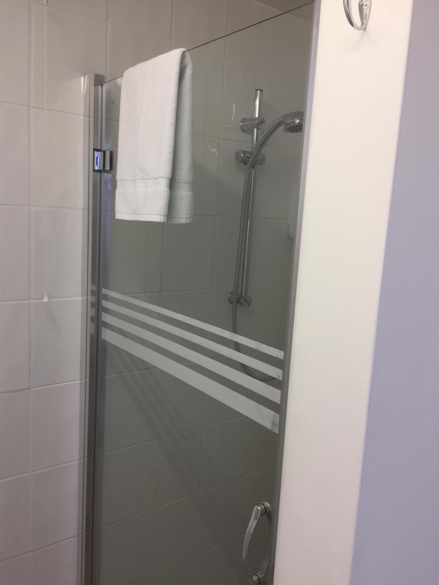 Basingstoke En Suite Room In Garden Annex المظهر الخارجي الصورة