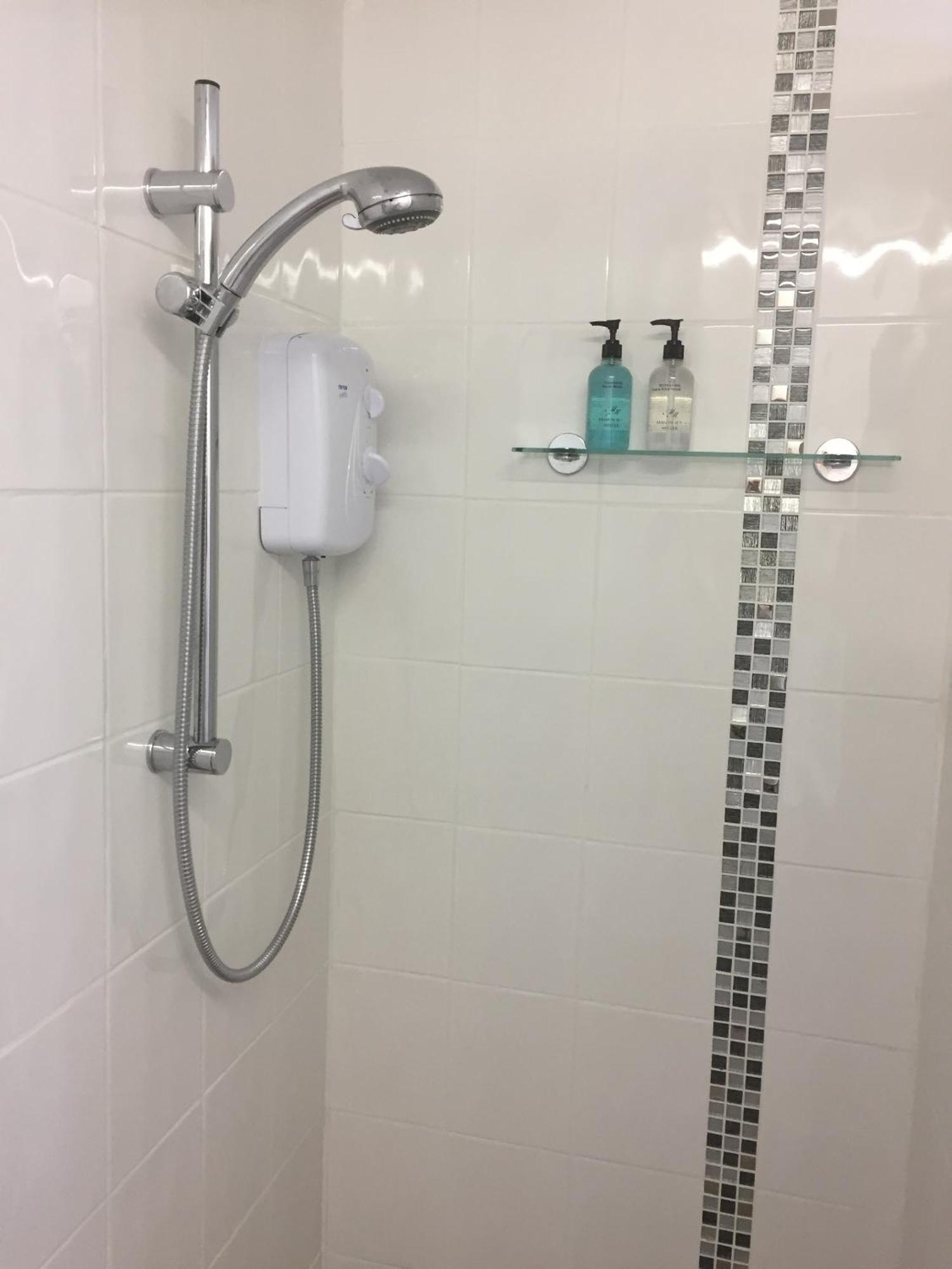 Basingstoke En Suite Room In Garden Annex المظهر الخارجي الصورة