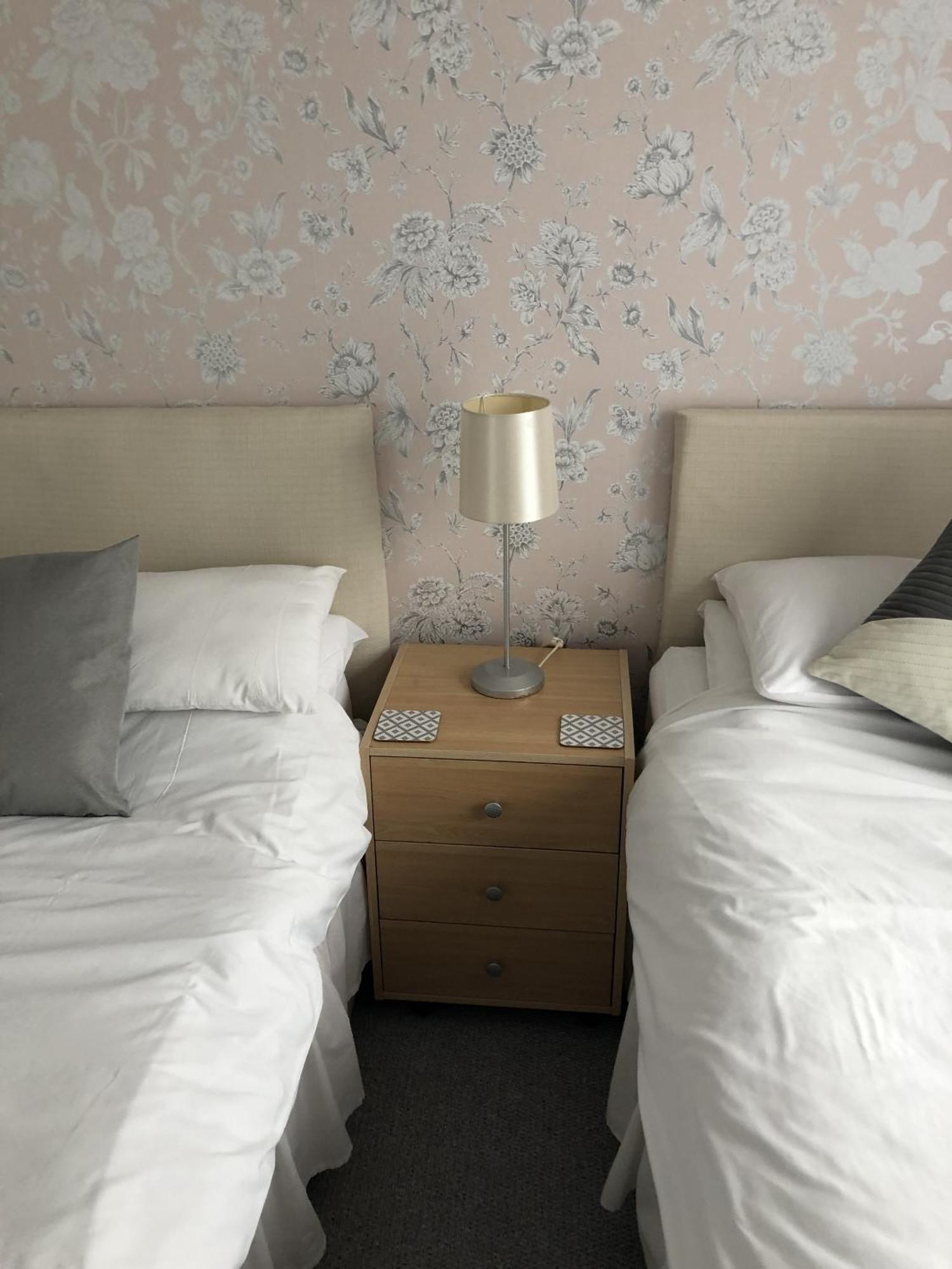 Basingstoke En Suite Room In Garden Annex المظهر الخارجي الصورة