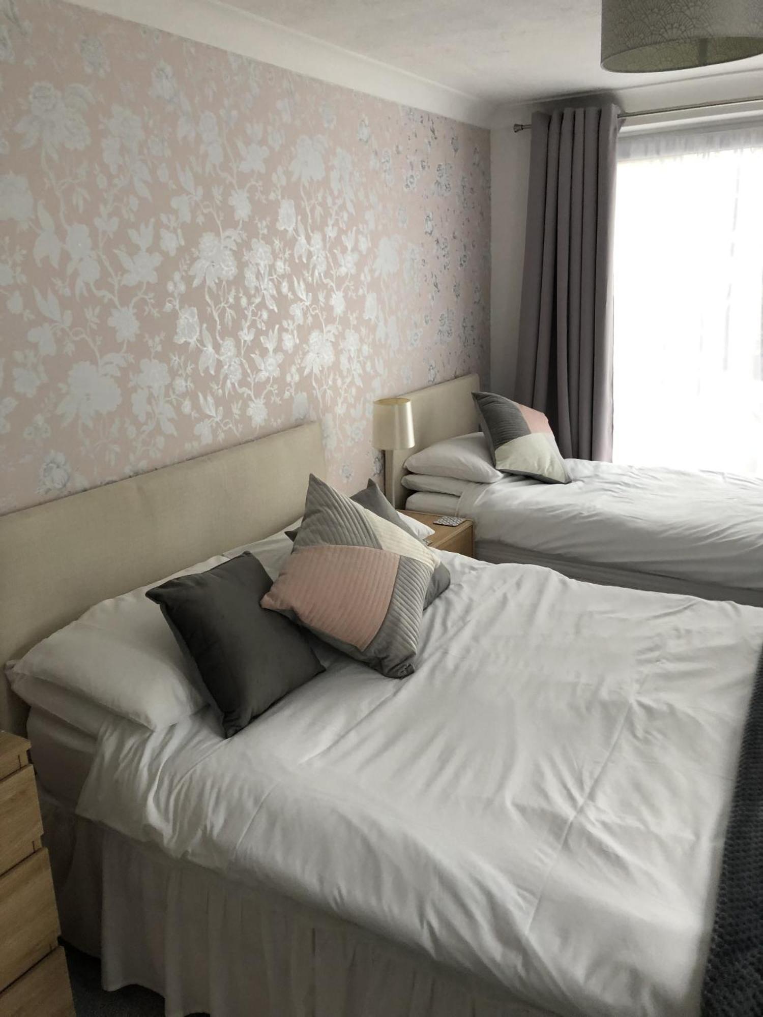 Basingstoke En Suite Room In Garden Annex المظهر الخارجي الصورة